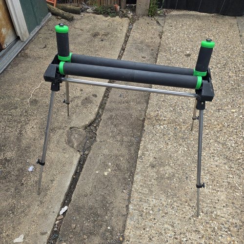 Fishing rod pole roller - roller, stand